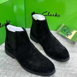 Clarks Men’s Premium Suede Chelsea Boots – Tan