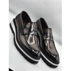 Brown Standard Fit Leather Loafers For Men– Classic Slip-On Comfort Shoes