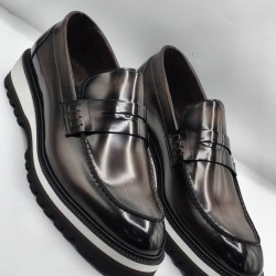 Brown Standard Fit Leather Loafers For Men– Classic Slip-On Comfort Shoes