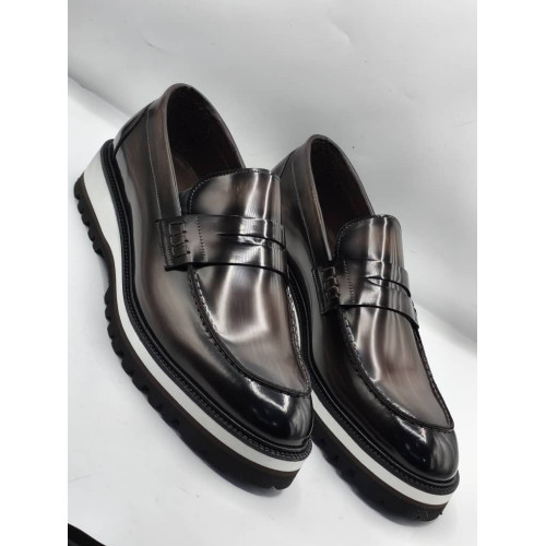 Brown Standard Fit Leather Loafers For Men– Classic Slip-On Comfort Shoes